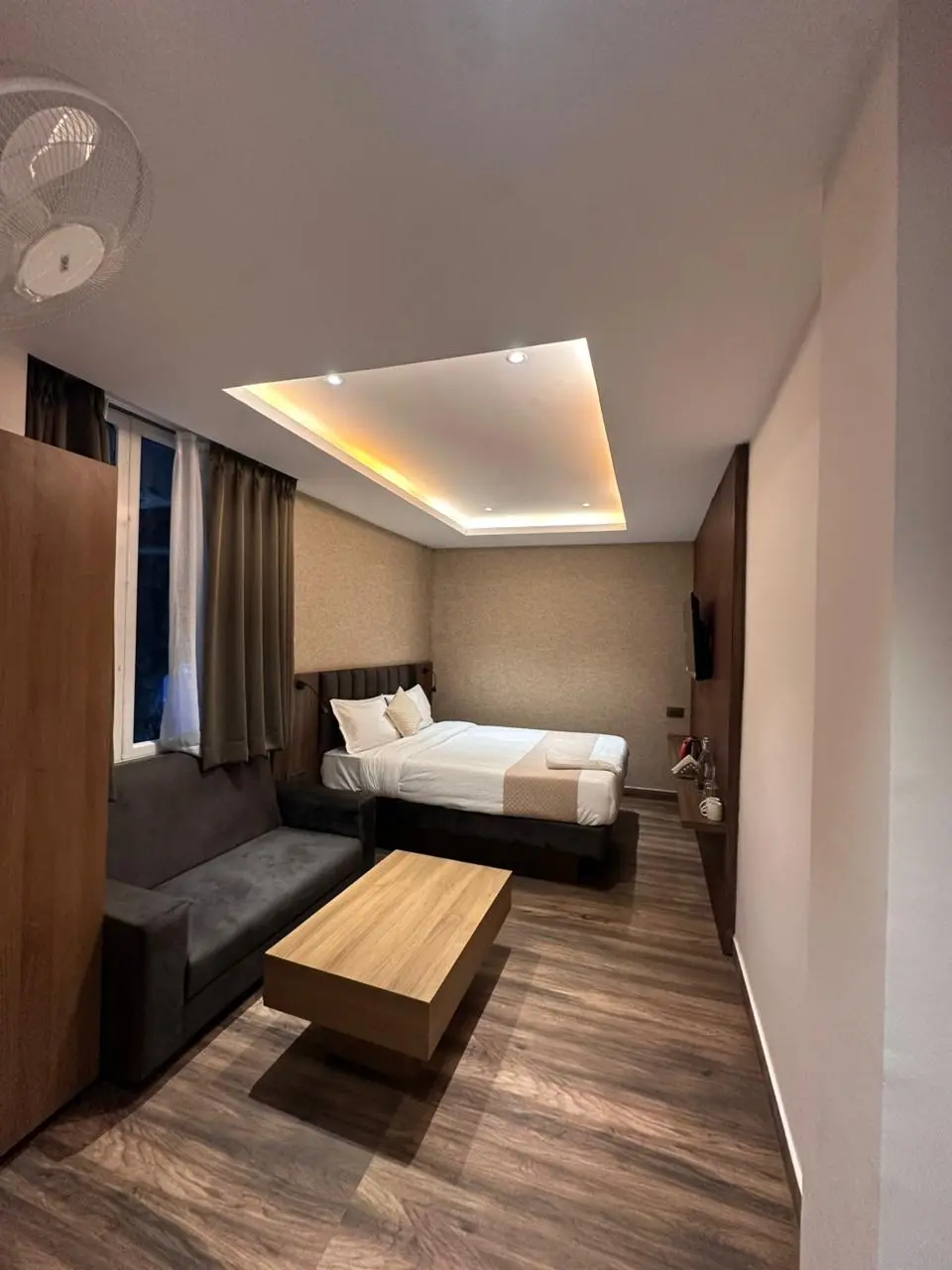 Deluxe Executive Suite Thumbnail 4