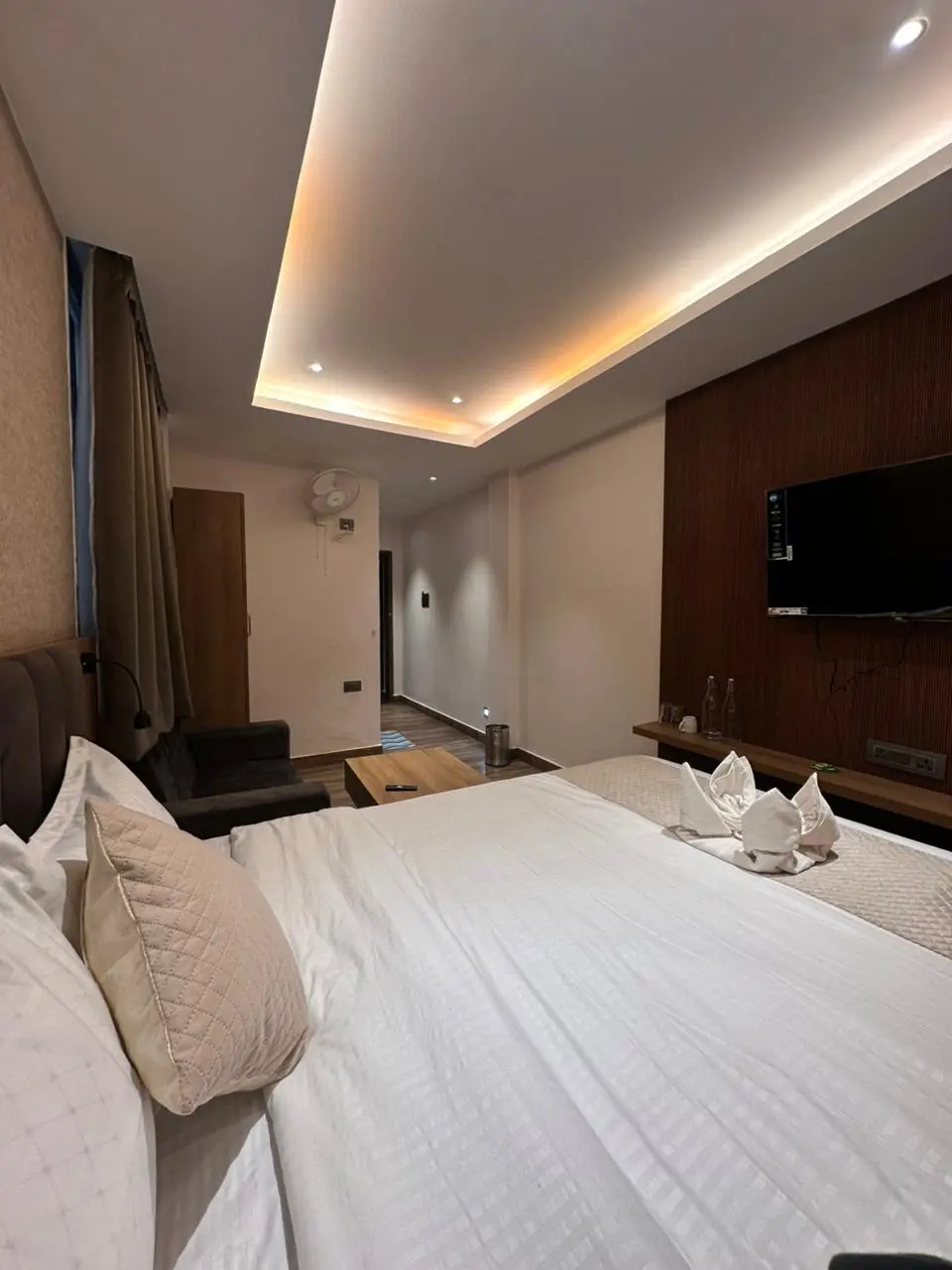 Deluxe Executive Suite Thumbnail 6