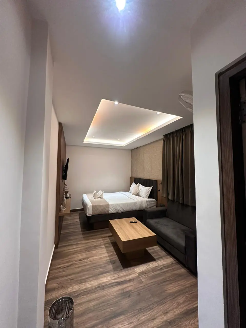 Deluxe Executive Suite Thumbnail 7