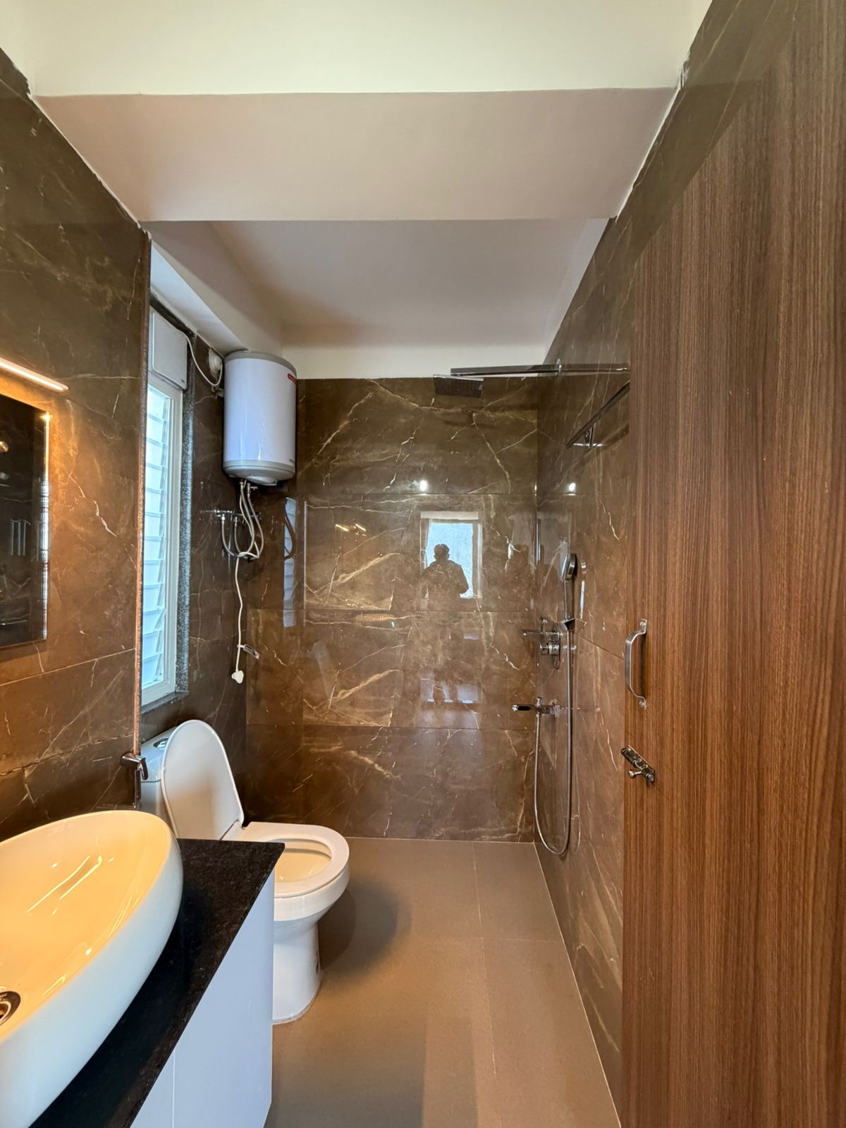 Deluxe room bathroom
